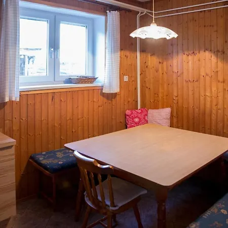 Apartma Pri Kajzarju *